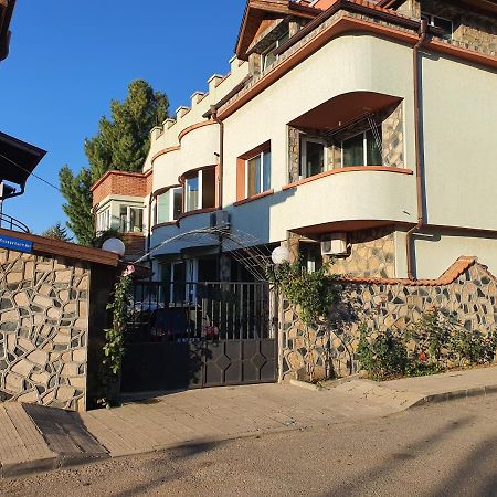 Апартамент За Гости "Момчил" Sófia Exterior foto