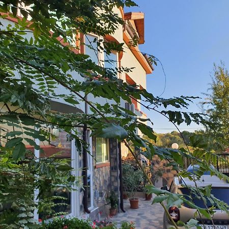Апартамент За Гости "Момчил" Sófia Exterior foto